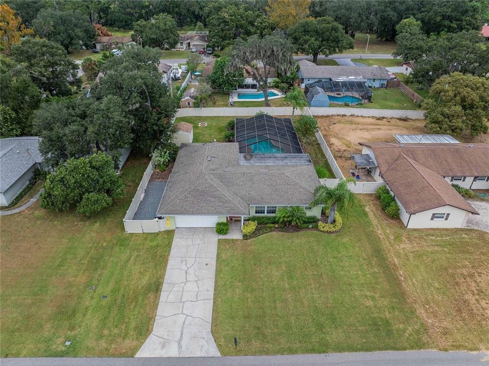 Под контрактом: $389,900 (4 спален, 2 ванн, 1761 Квадратных фут)