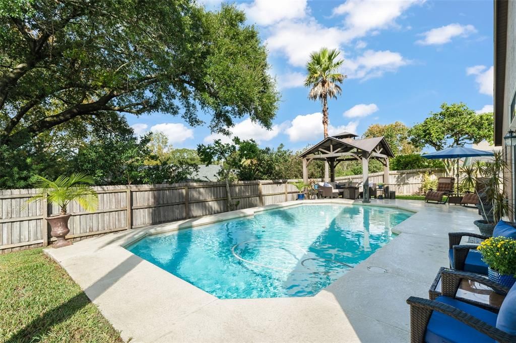 Под контрактом: $435,000 (3 спален, 2 ванн, 1838 Квадратных фут)