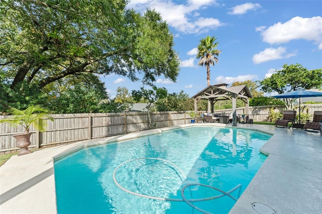 Под контрактом: $435,000 (3 спален, 2 ванн, 1838 Квадратных фут)