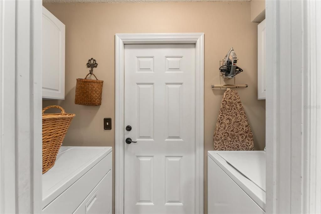 Под контрактом: $435,000 (3 спален, 2 ванн, 1838 Квадратных фут)