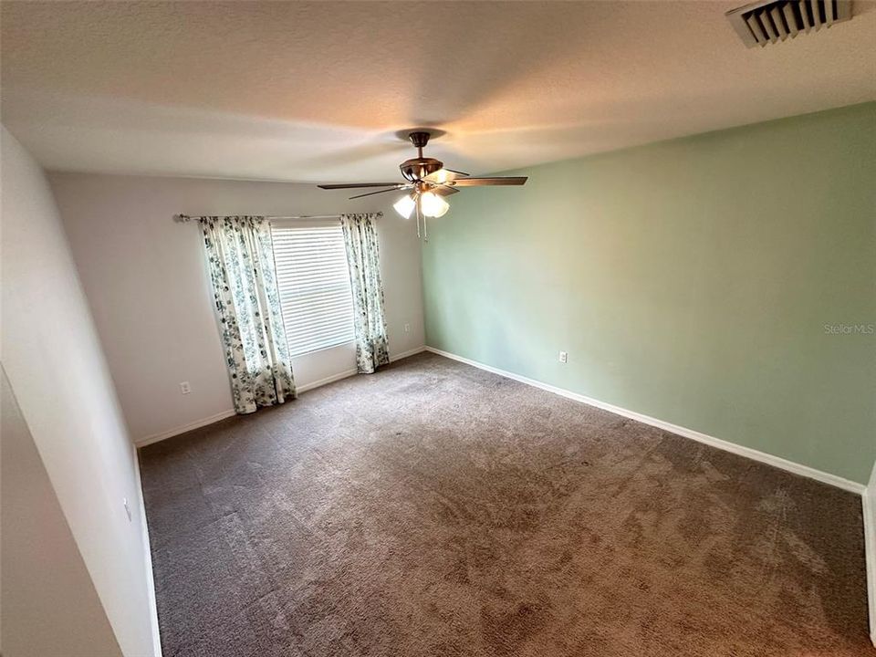 En Venta: $299,900 (4 camas, 2 baños, 1816 Pies cuadrados)