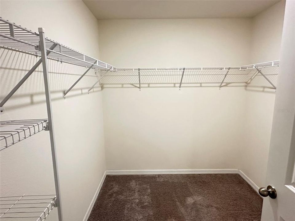 En Venta: $299,900 (4 camas, 2 baños, 1816 Pies cuadrados)