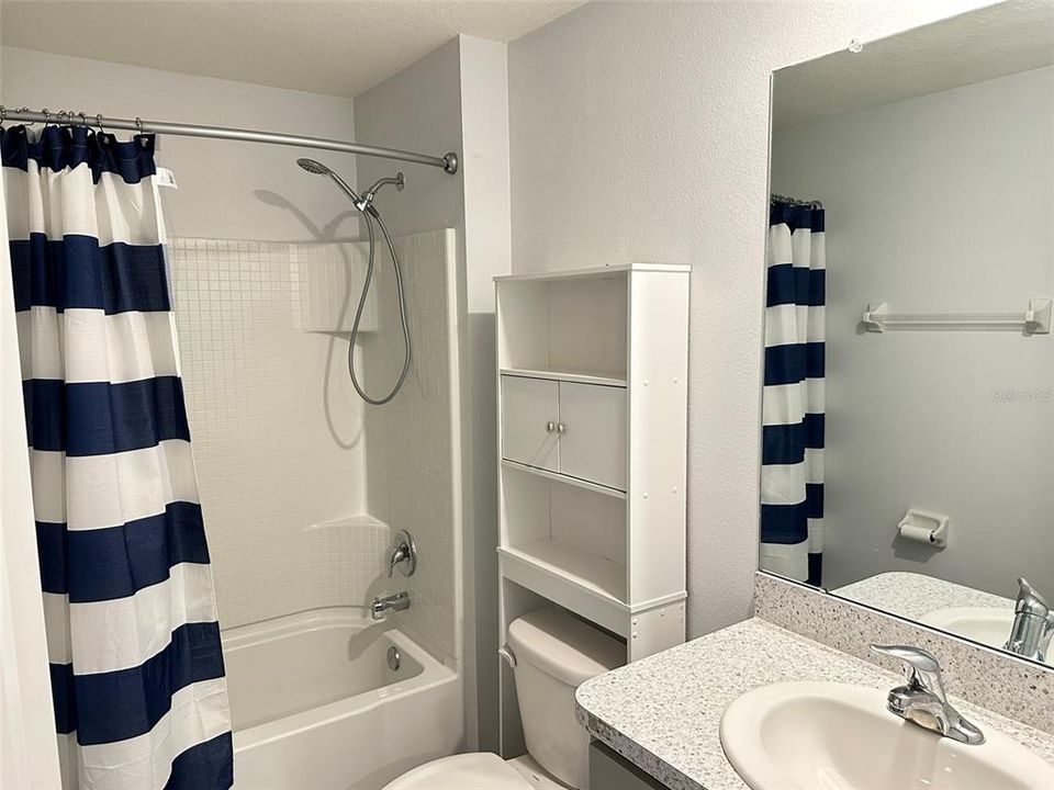 En Venta: $299,900 (4 camas, 2 baños, 1816 Pies cuadrados)