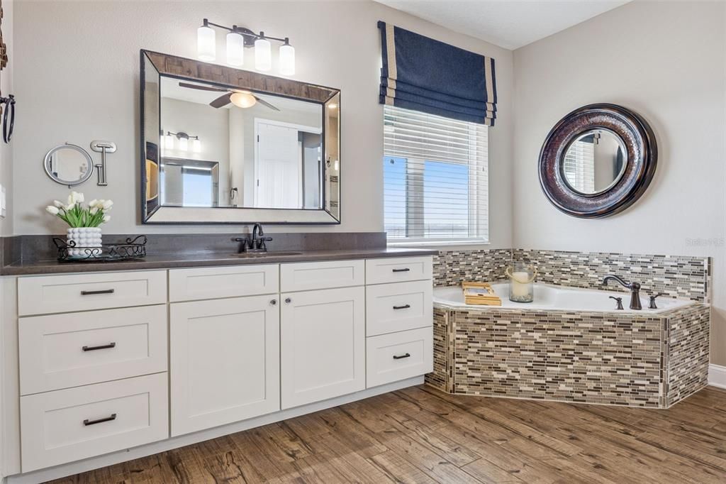 En Venta: $2,420,000 (5 camas, 4 baños, 4959 Pies cuadrados)