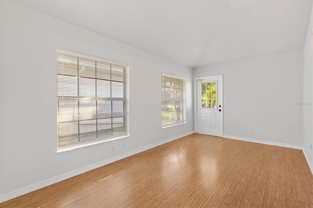 En Venta: $259,900 (3 camas, 2 baños, 1606 Pies cuadrados)