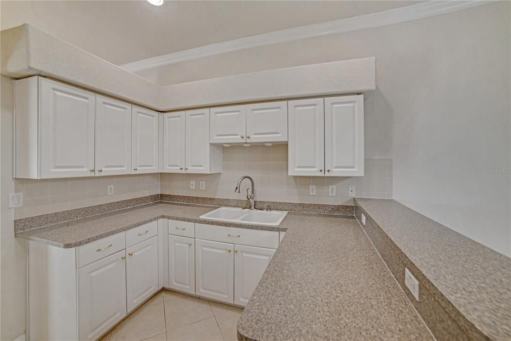 Active With Contract: $279,500 (3 beds, 2 baths, 1518 Square Feet)