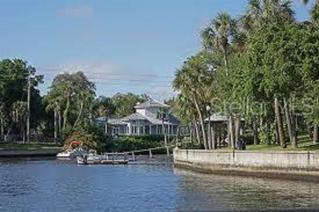 Active With Contract: $279,500 (3 beds, 2 baths, 1518 Square Feet)