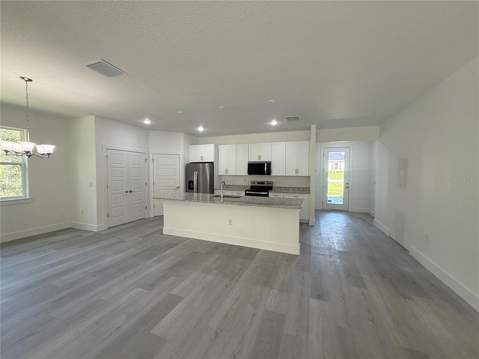 出租: $1,700 (3 贝兹, 2 浴室, 3110 平方英尺)