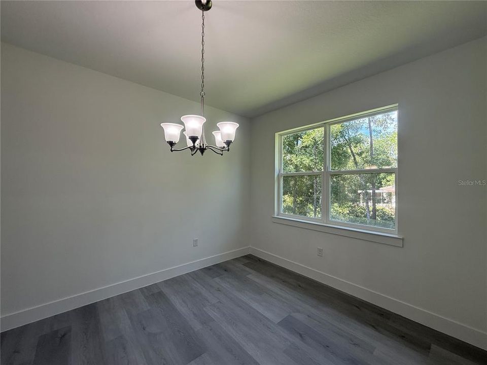 出租: $1,700 (3 贝兹, 2 浴室, 3110 平方英尺)