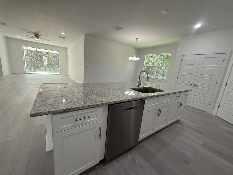 出租: $1,700 (3 贝兹, 2 浴室, 3110 平方英尺)