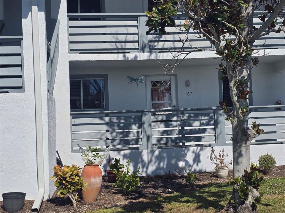 For Sale: $135,000 (2 beds, 2 baths, 1092 Square Feet)