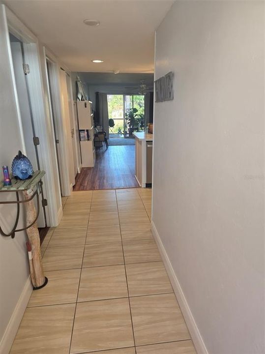 For Sale: $135,000 (2 beds, 2 baths, 1092 Square Feet)