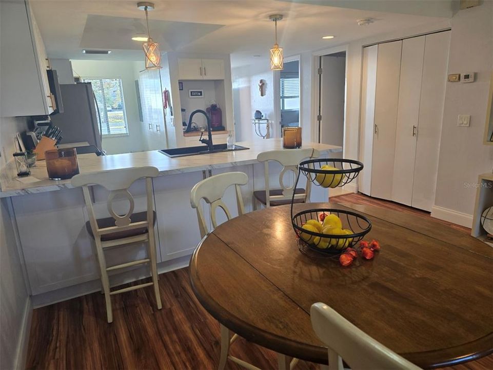 For Sale: $135,000 (2 beds, 2 baths, 1092 Square Feet)