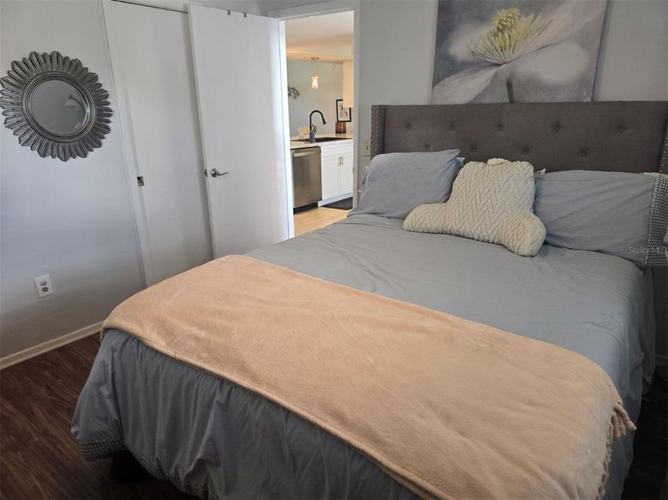 For Sale: $135,000 (2 beds, 2 baths, 1092 Square Feet)