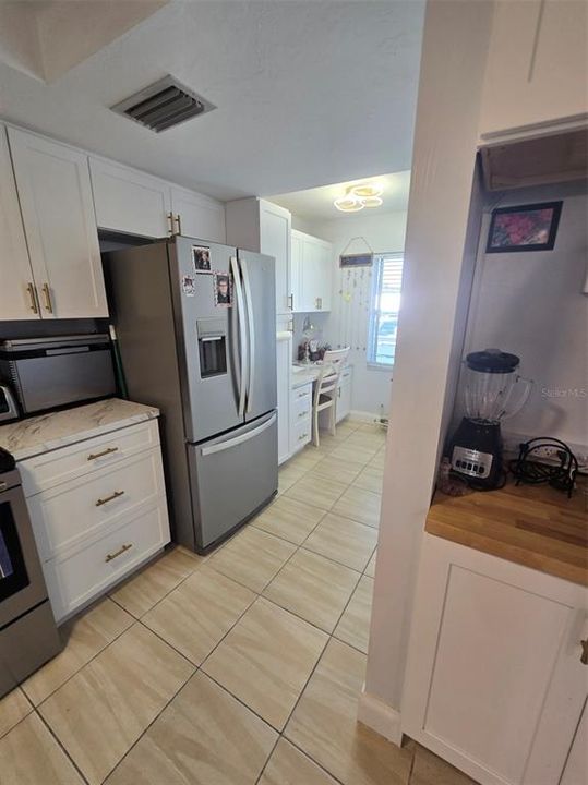 For Sale: $135,000 (2 beds, 2 baths, 1092 Square Feet)