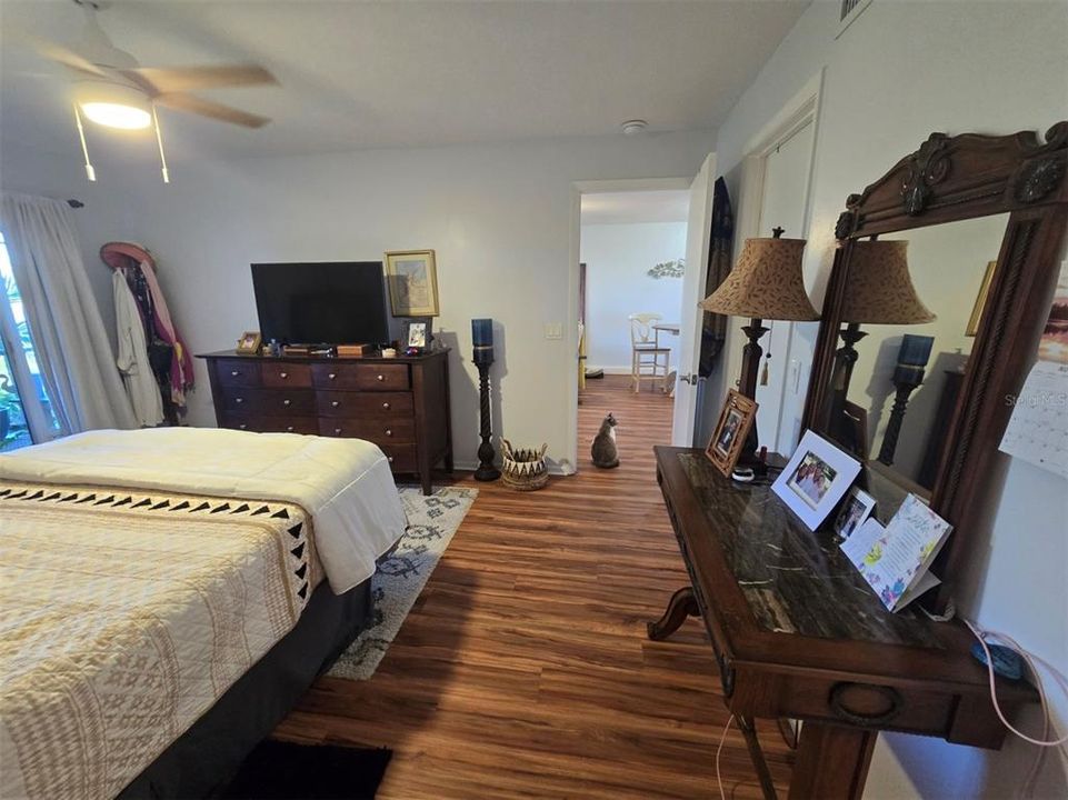 For Sale: $135,000 (2 beds, 2 baths, 1092 Square Feet)