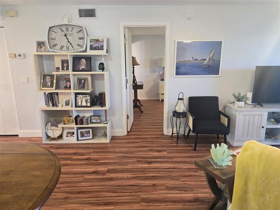 For Sale: $135,000 (2 beds, 2 baths, 1092 Square Feet)