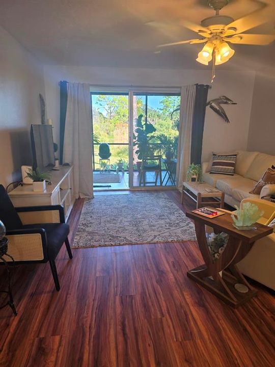 For Sale: $135,000 (2 beds, 2 baths, 1092 Square Feet)