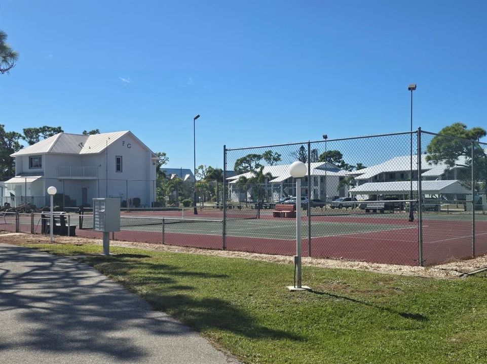 For Sale: $135,000 (2 beds, 2 baths, 1092 Square Feet)