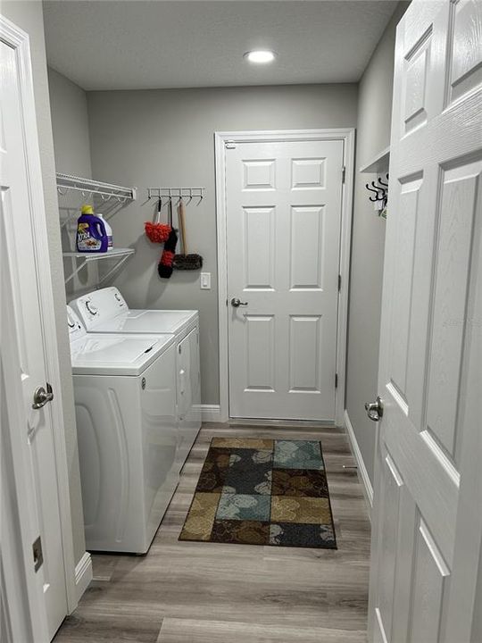 For Sale: $265,900 (3 beds, 2 baths, 1405 Square Feet)