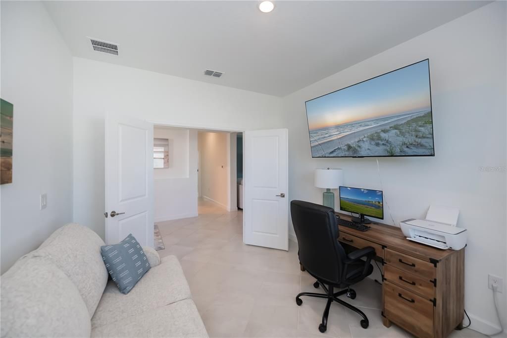 For Sale: $559,900 (3 beds, 3 baths, 2449 Square Feet)