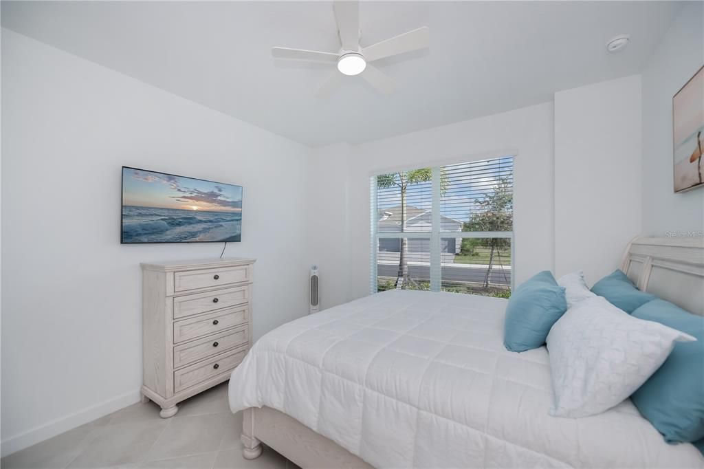 For Sale: $559,900 (3 beds, 3 baths, 2449 Square Feet)