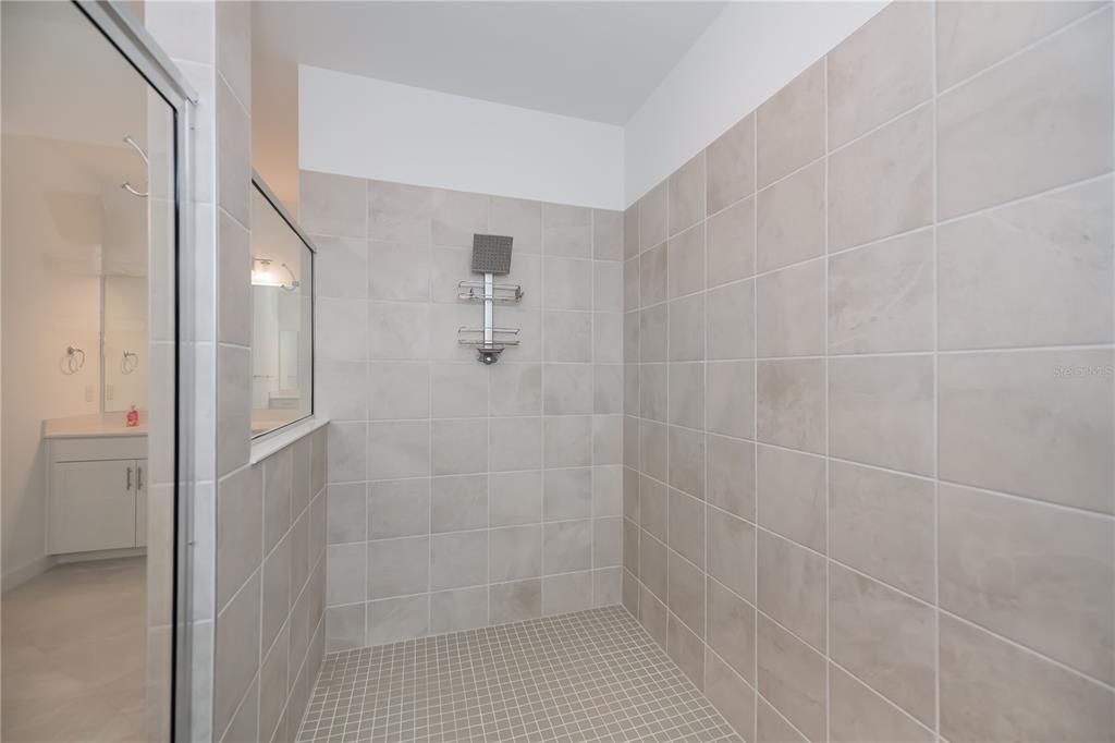 For Sale: $559,900 (3 beds, 3 baths, 2449 Square Feet)