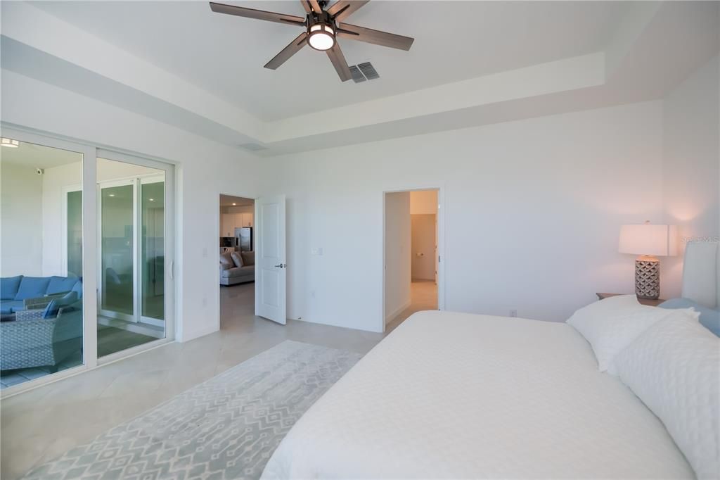 For Sale: $559,900 (3 beds, 3 baths, 2449 Square Feet)