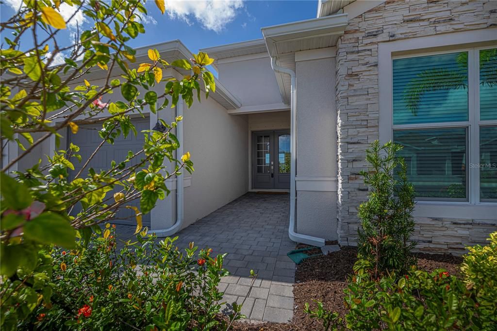 For Sale: $559,900 (3 beds, 3 baths, 2449 Square Feet)