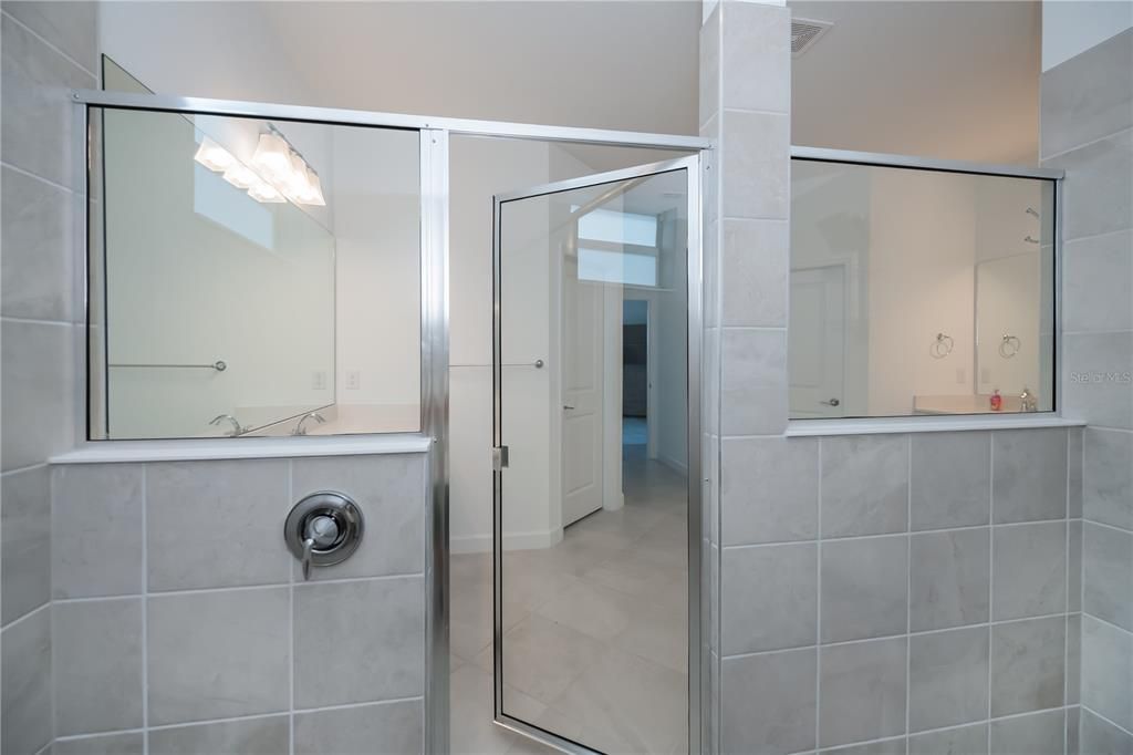 For Sale: $559,900 (3 beds, 3 baths, 2449 Square Feet)