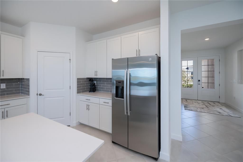 For Sale: $559,900 (3 beds, 3 baths, 2449 Square Feet)