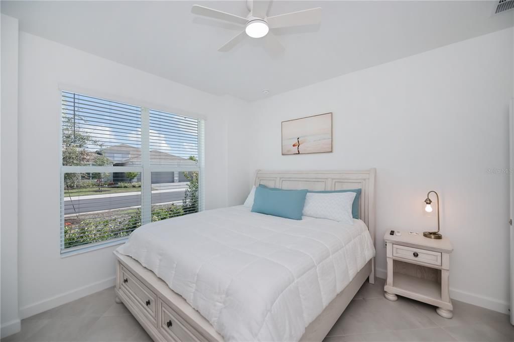 For Sale: $559,900 (3 beds, 3 baths, 2449 Square Feet)