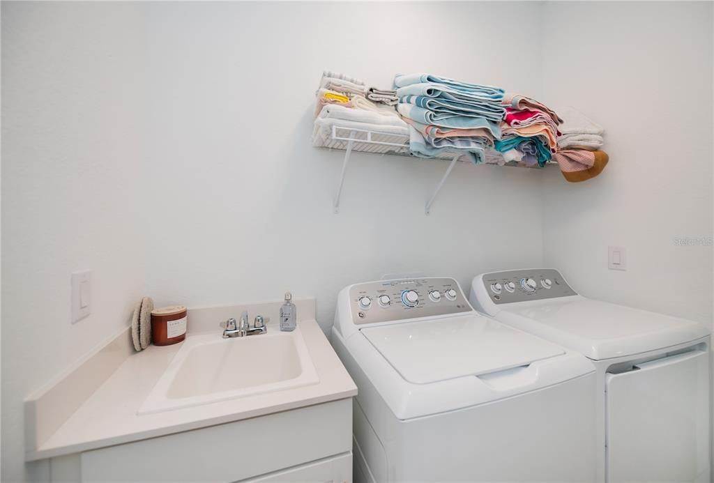 For Sale: $559,900 (3 beds, 3 baths, 2449 Square Feet)