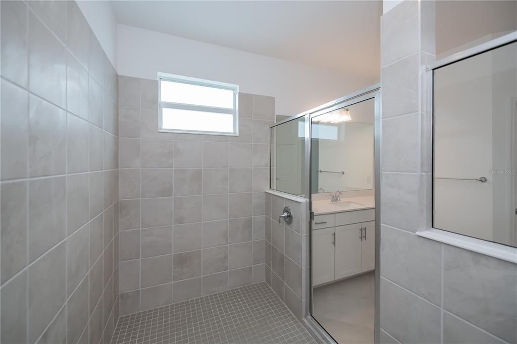 For Sale: $559,900 (3 beds, 3 baths, 2449 Square Feet)