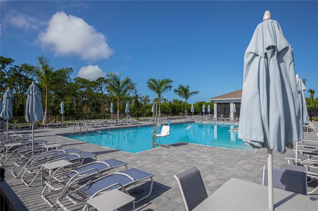 For Sale: $559,900 (3 beds, 3 baths, 2449 Square Feet)