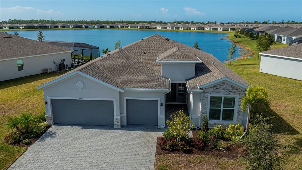 For Sale: $559,900 (3 beds, 3 baths, 2449 Square Feet)