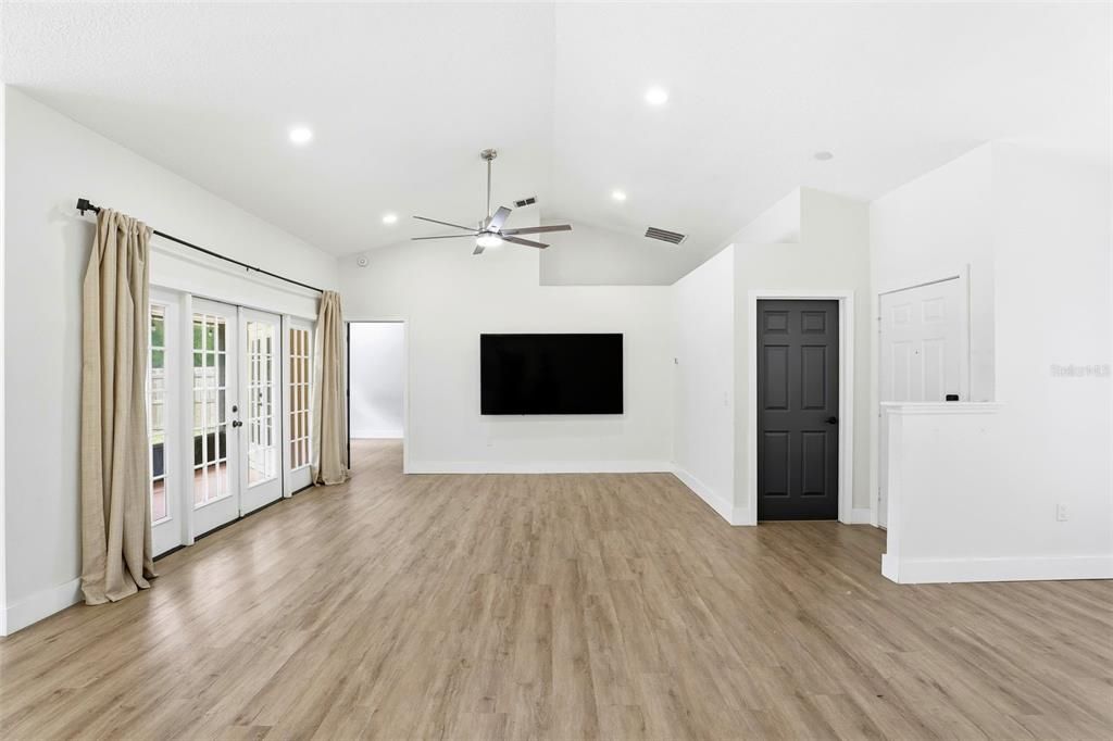 待售: $439,900 (3 贝兹, 2 浴室, 1648 平方英尺)