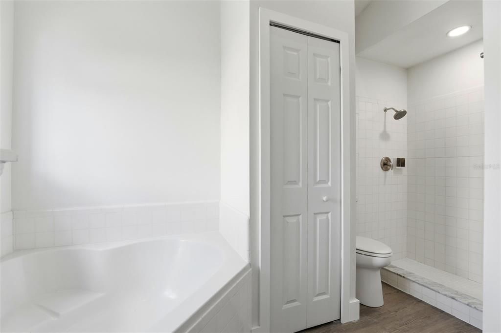 待售: $439,900 (3 贝兹, 2 浴室, 1648 平方英尺)