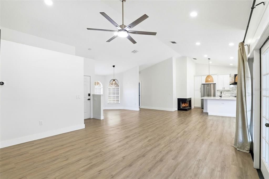 待售: $439,900 (3 贝兹, 2 浴室, 1648 平方英尺)