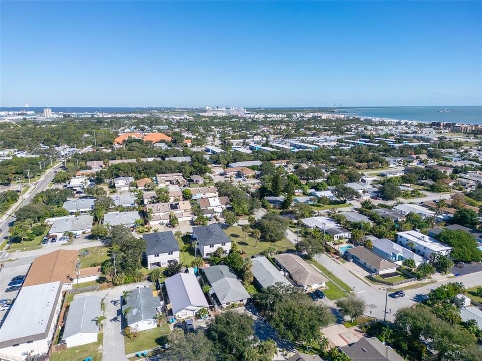 待售: $369,000 (2 贝兹, 1 浴室, 1080 平方英尺)