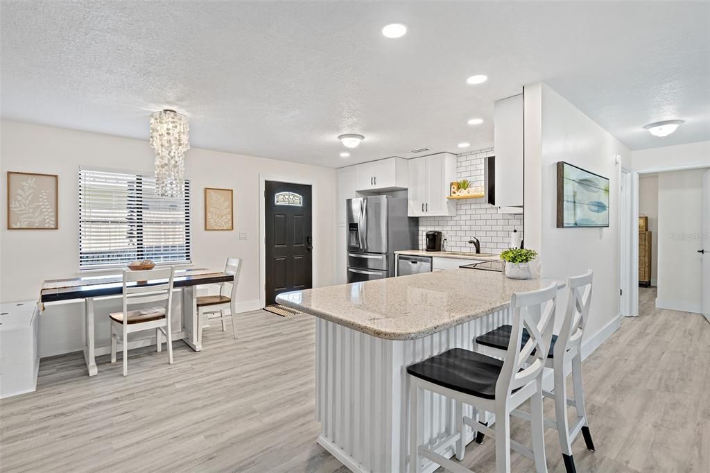 待售: $369,000 (2 贝兹, 1 浴室, 1080 平方英尺)