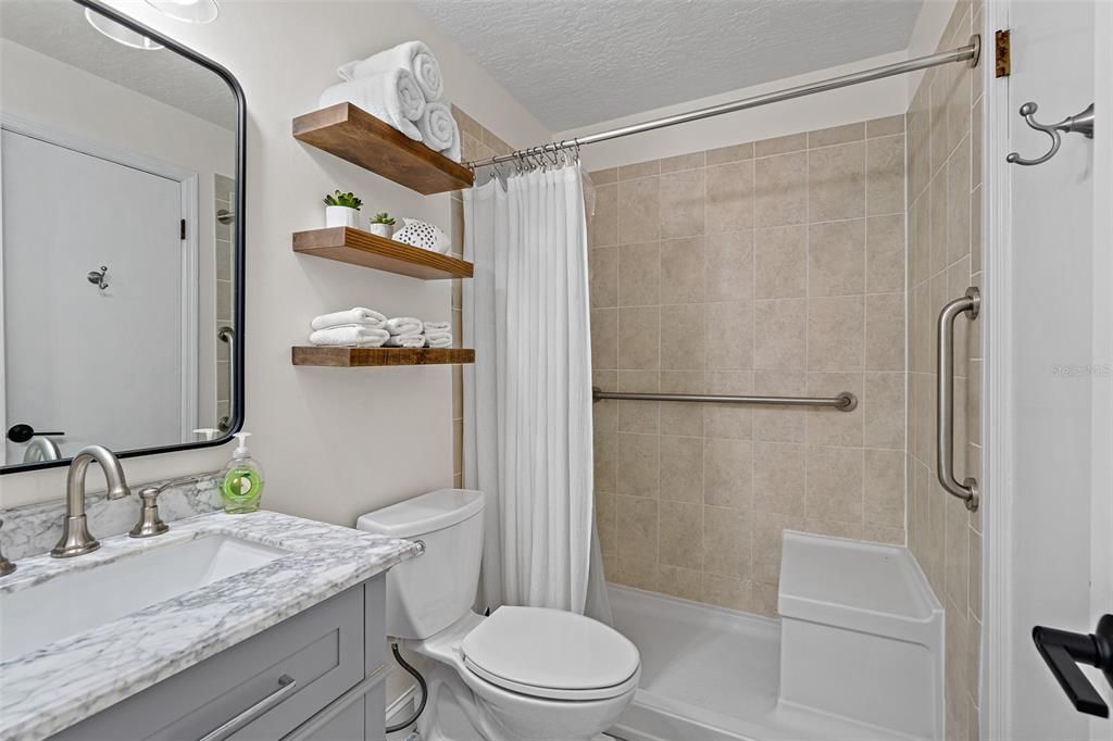 待售: $369,000 (2 贝兹, 1 浴室, 1080 平方英尺)