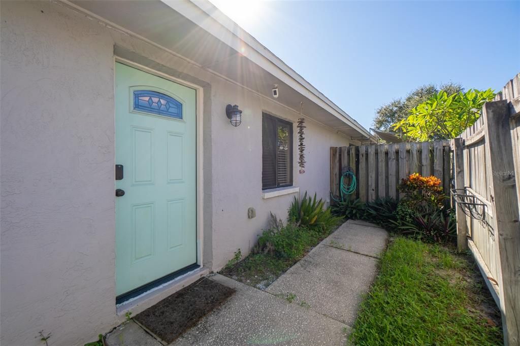 待售: $369,000 (2 贝兹, 1 浴室, 1080 平方英尺)