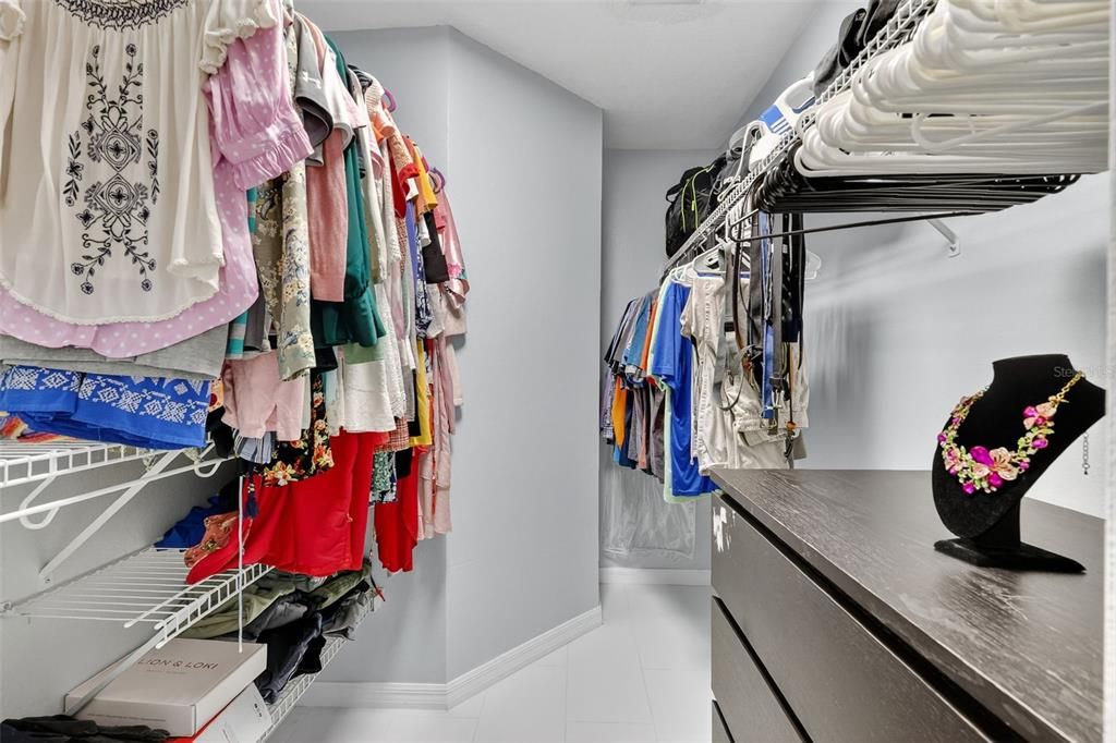 待售: $640,000 (4 贝兹, 2 浴室, 2182 平方英尺)