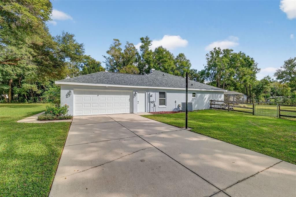 待售: $640,000 (4 贝兹, 2 浴室, 2182 平方英尺)