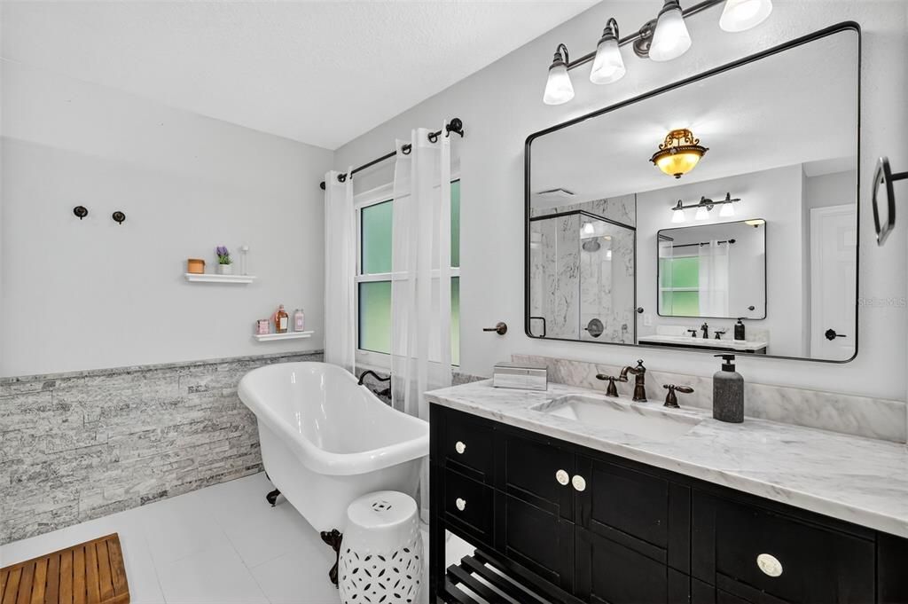 待售: $640,000 (4 贝兹, 2 浴室, 2182 平方英尺)