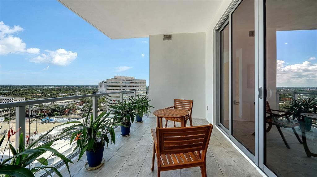 For Sale: $1,299,999 (2 beds, 2 baths, 1600 Square Feet)