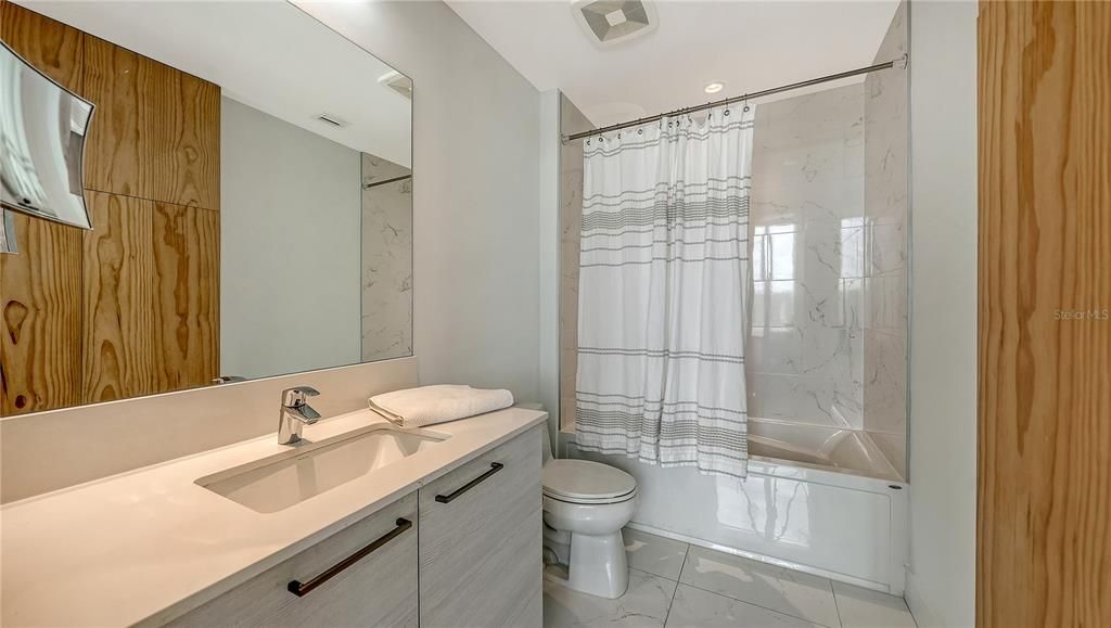 For Sale: $1,299,999 (2 beds, 2 baths, 1600 Square Feet)