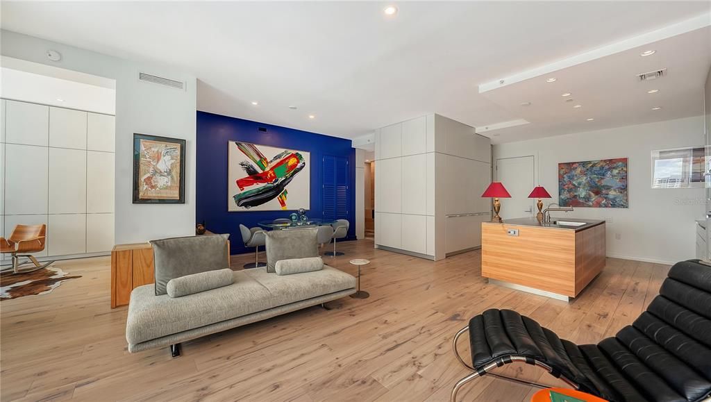 For Sale: $1,299,999 (2 beds, 2 baths, 1600 Square Feet)