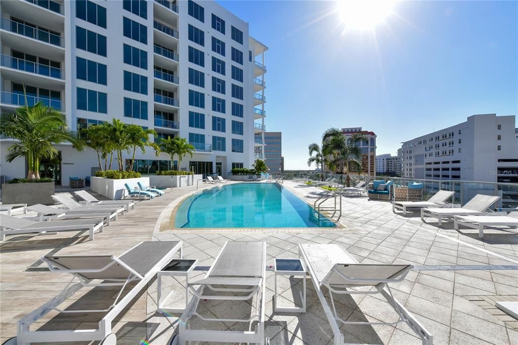 For Sale: $1,299,999 (2 beds, 2 baths, 1600 Square Feet)